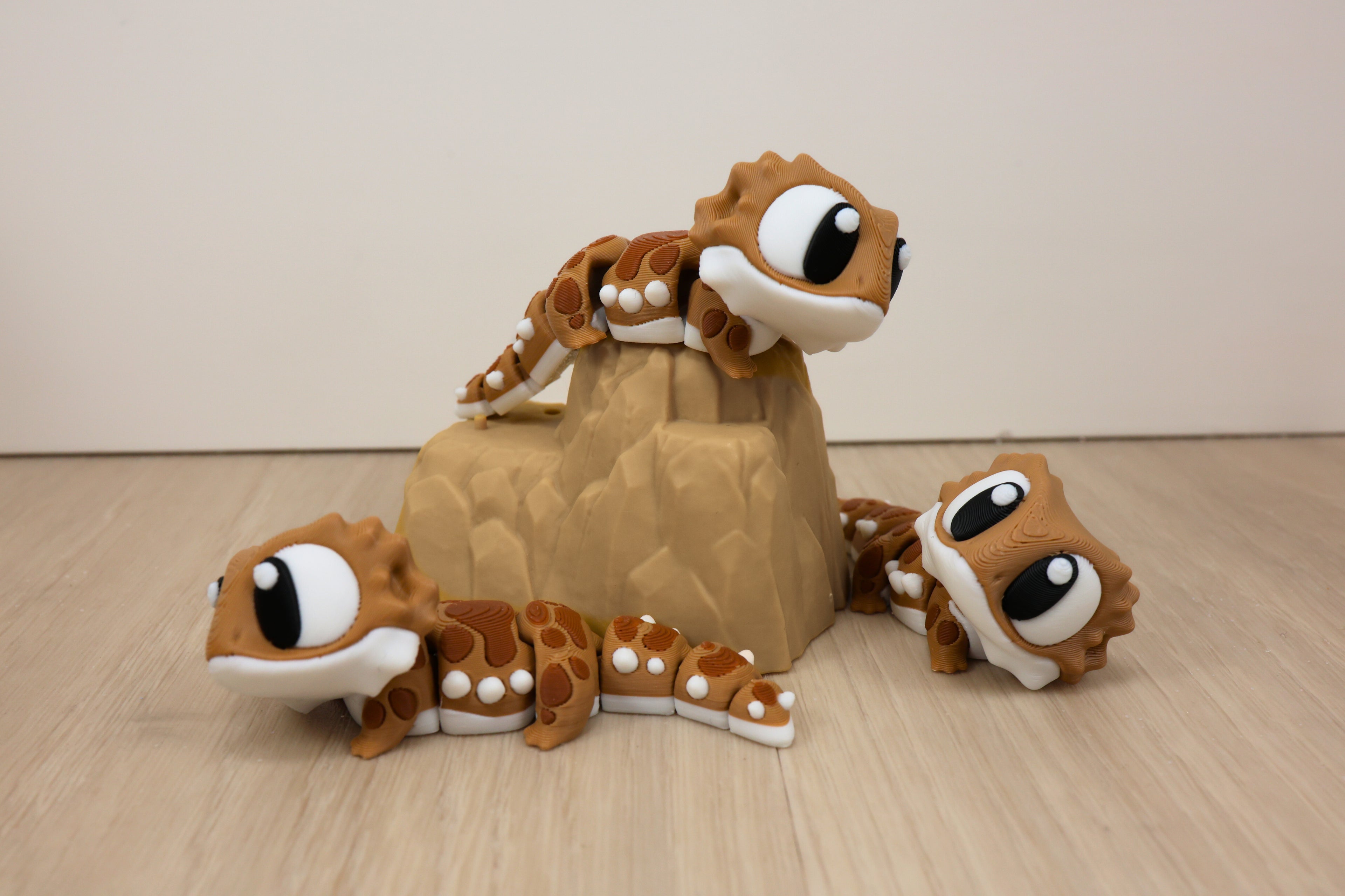 Emotional Support Bearded Dragon - Flexi 3D Printed Articulated Lizard Desk Toy