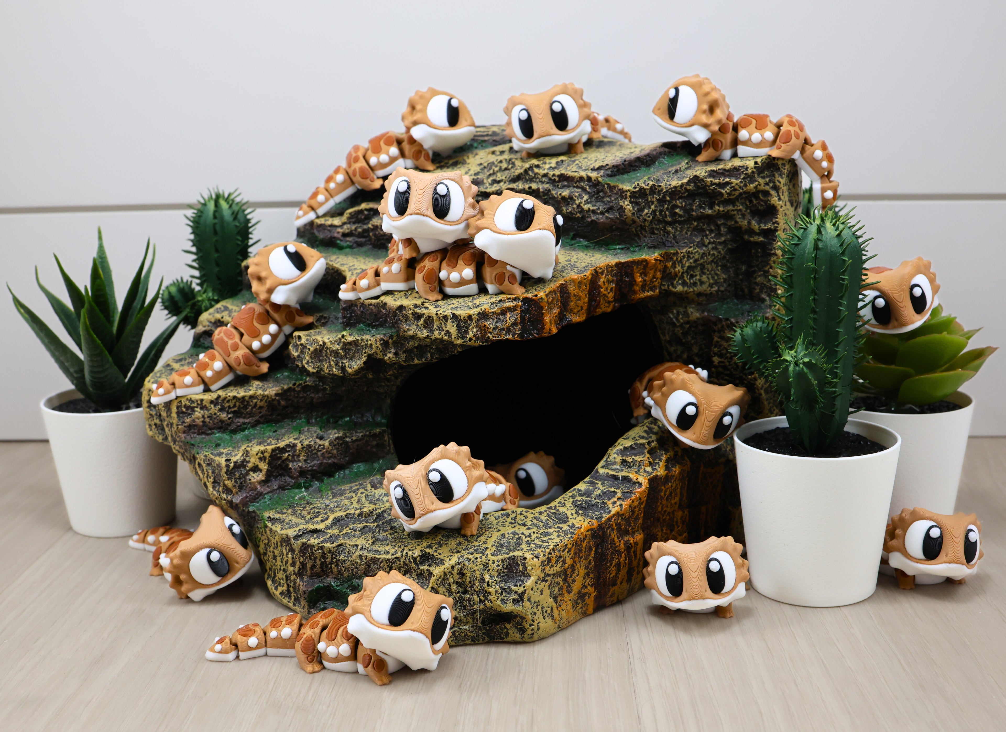 Emotional Support Bearded Dragon - Flexi 3D Printed Articulated Lizard Desk Toy