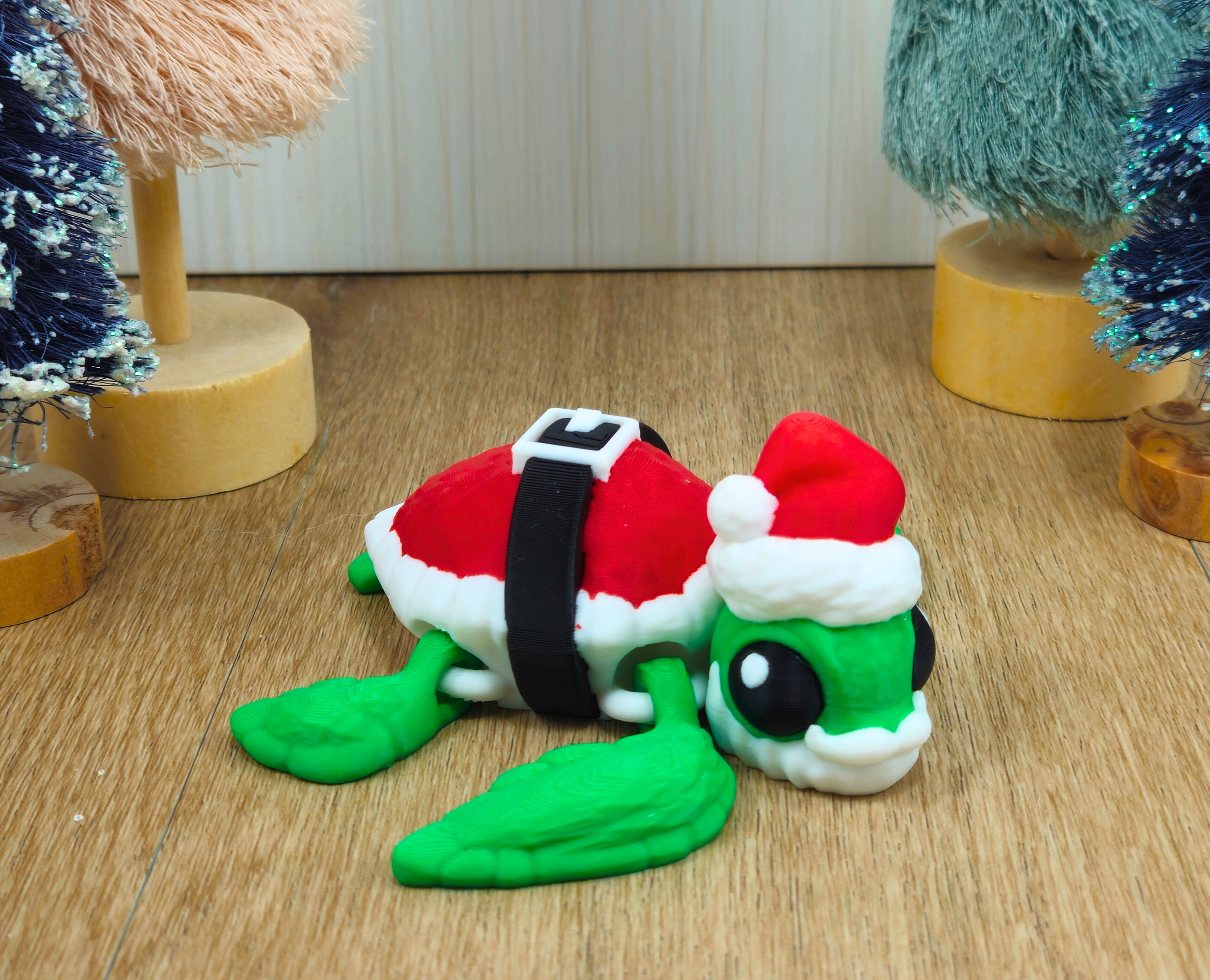 Articulated Santa Turtle Fidget Toy - 3D Printed Flexi Animal - Christmas Desk Decor - Cute Stocking Stuffer Gift