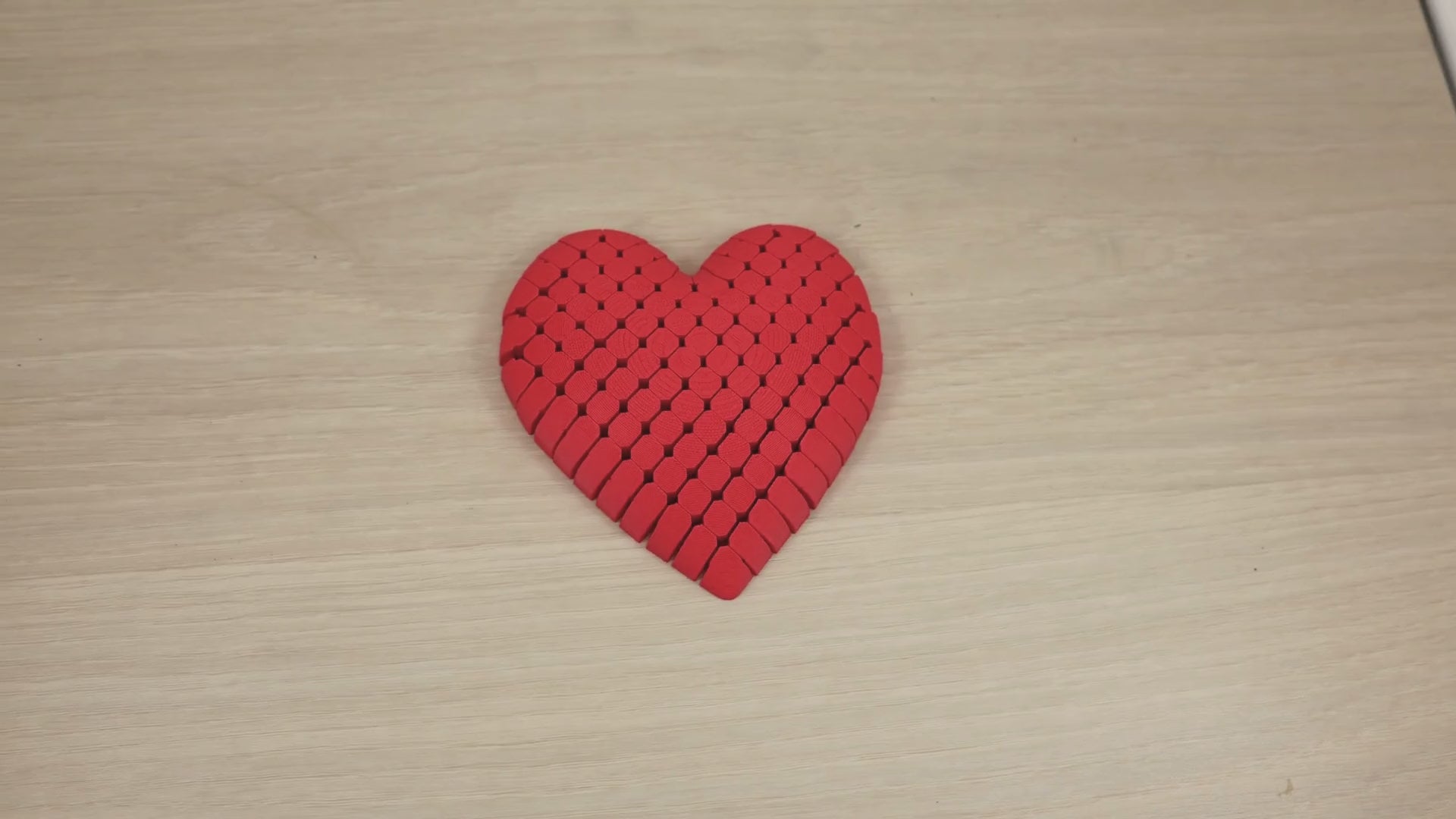 3D Printed Fully articulated Flexible Heart Fidget Toy